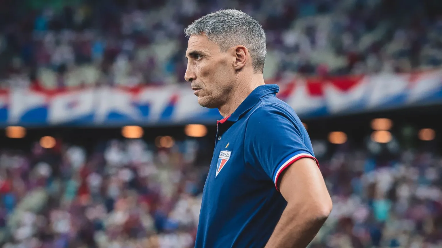 Vojvoda, do Fortaleza, aponta zagueiro extraordinário no Brasil: “Muito inteligente”