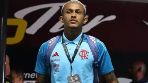 Wesley manda recado para Coutinho após Flamengo x Vasco