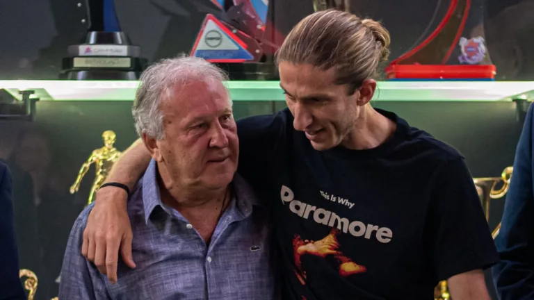 Zico sinaliza vantagem de Filipe Luís e elege competição “mais importante” para o Flamengo