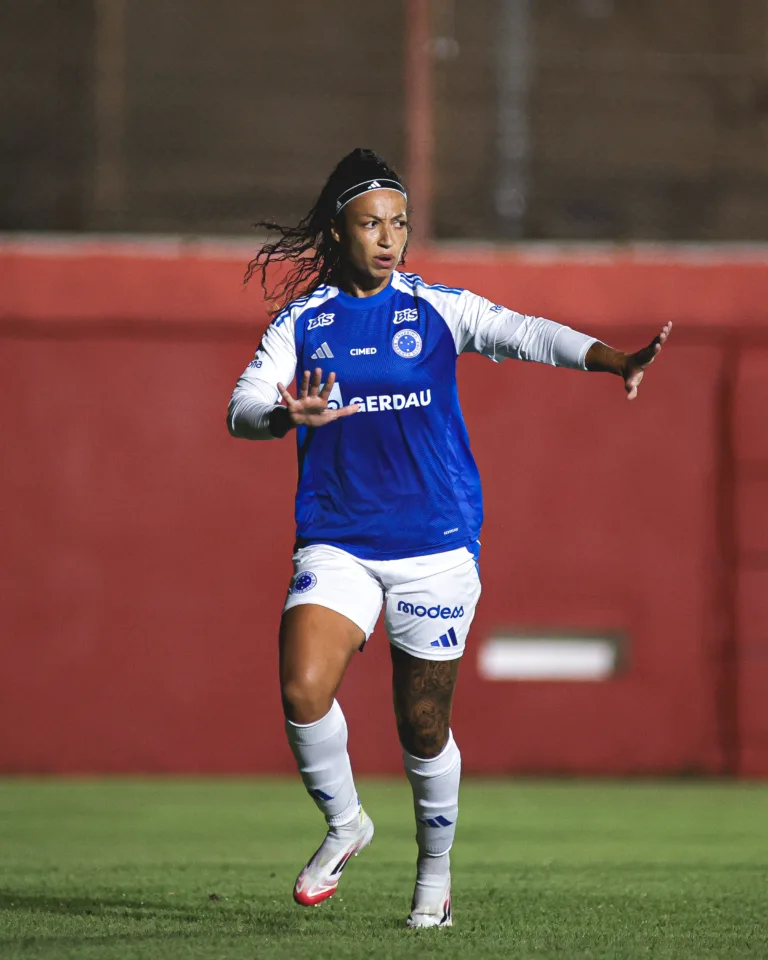 Cruzeiro de Byanca Brasil enfrenta o líder São Paulo no Brasileirão Feminino; veja escalações e onde assistir