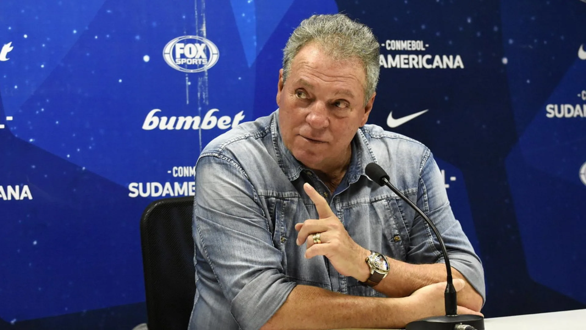 Abel Braga elege volante que impressiona no Brasil: “Superman” 