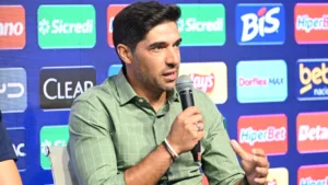 Abel pode mudar Palmeiras hoje contra o Corinthians; veja a provável escalação