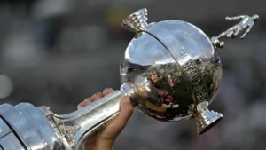 Ana Thaís antecipa time com melhor campanha na Libertadores 2025: “Fácil”