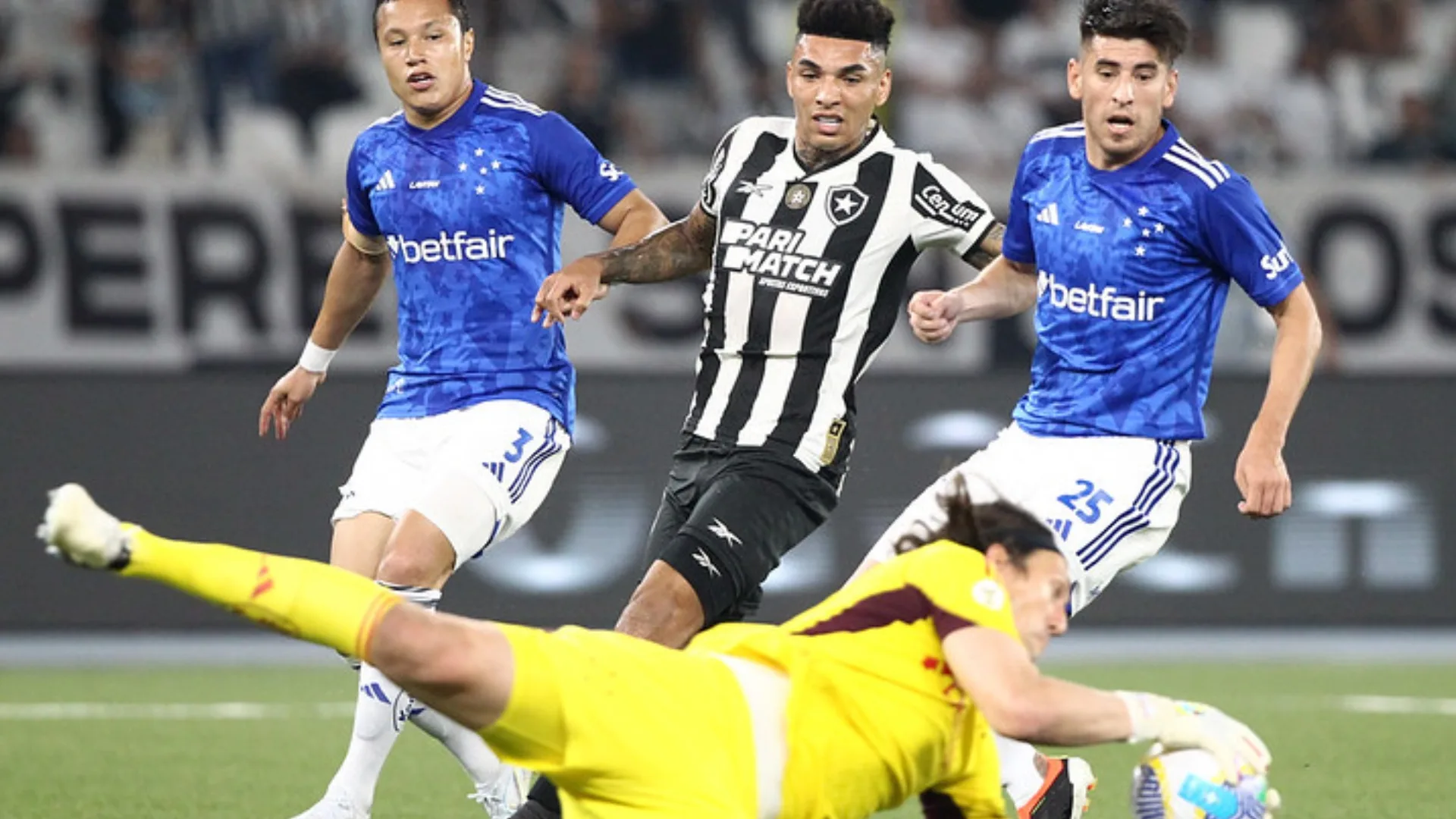 Cruzeiro e Botafogo aparam arestas e se acertam por jogo-treino; confira detalhes