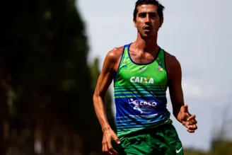 Na imagem, Brasil sendo representado por Caio Bomfim