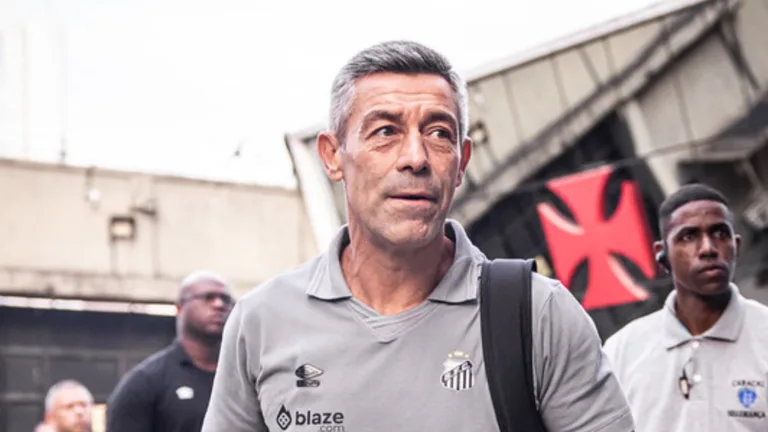Caixinha se recusa a falar da volta de Neymar ao Santos e cobra ‘outra maturidade’ ao elenco