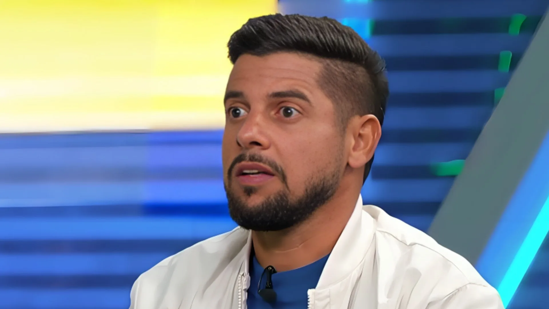 Cicinho crava camisa 10 que é decepção no Brasil: “O que ele fez?”