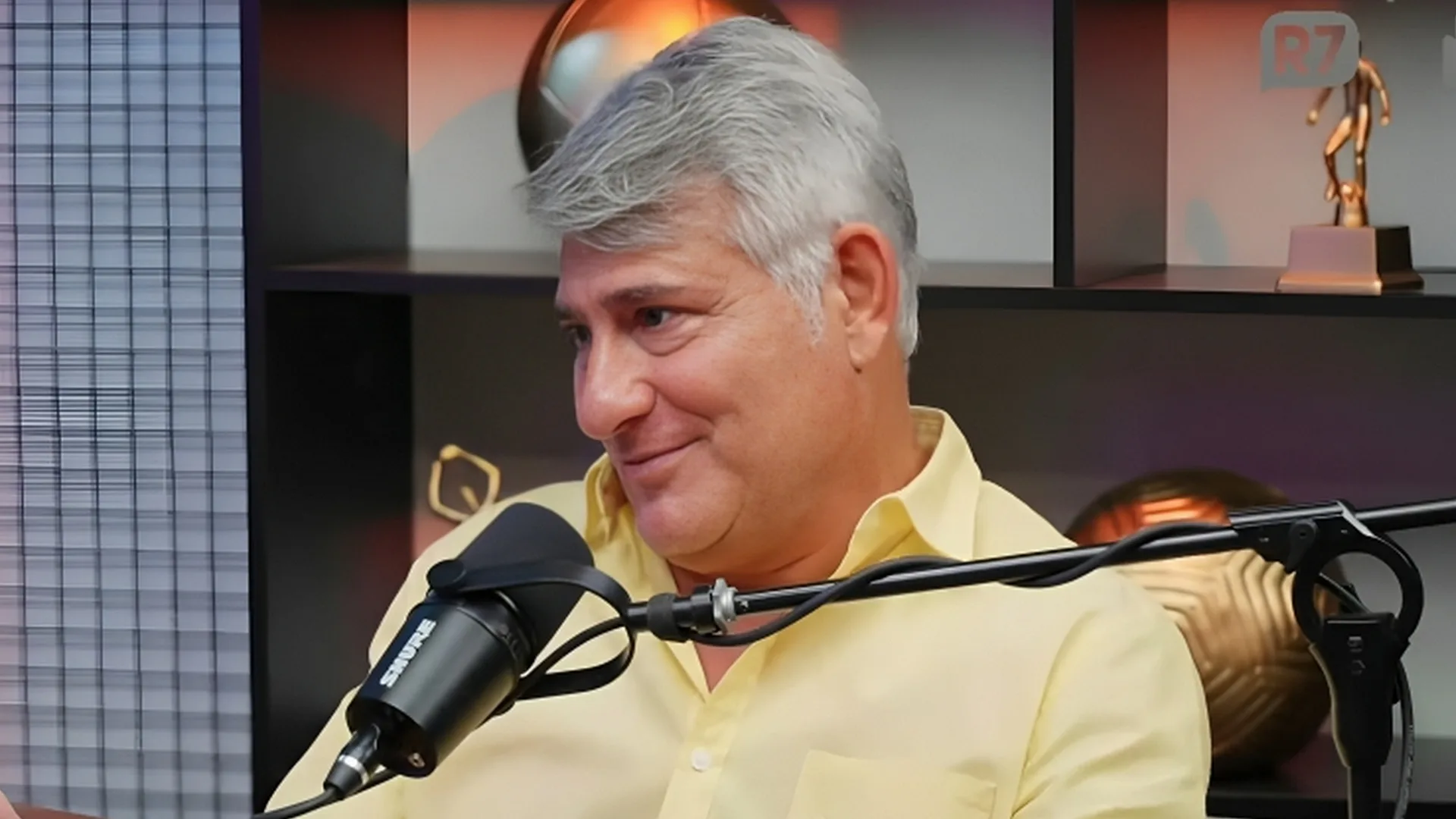 Cléber Machado ‘esquece’ Galvão Bueno ao apontar narrador que inovou na TV: “Fundamental”