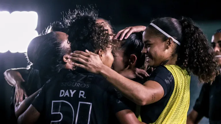 Corinthians faz estreia extraordinária e goleia o Real Brasília no Brasileirão Feminino