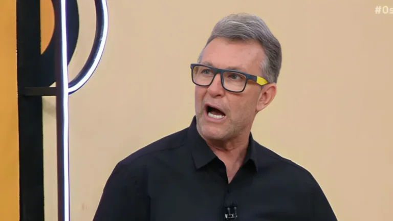 Craque Neto elege meia diferenciado no Brasil hoje: “Ajeitou”