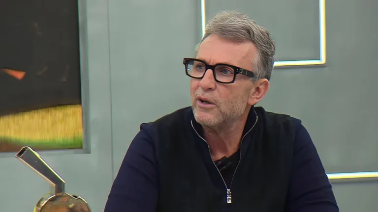 Craque Neto aponta o “Pelé dos técnicos” no Brasil: “Fenômeno”