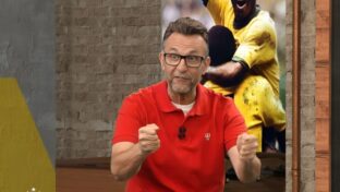 Craque Neto apresenta o programa "Os Donos da Bola" há 13 anos (Reprodução - YouTube)