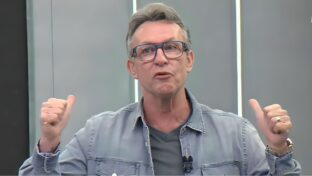 Craque Neto em registro no programa "Apito Final" (Reprodução - YouTube - Band)
