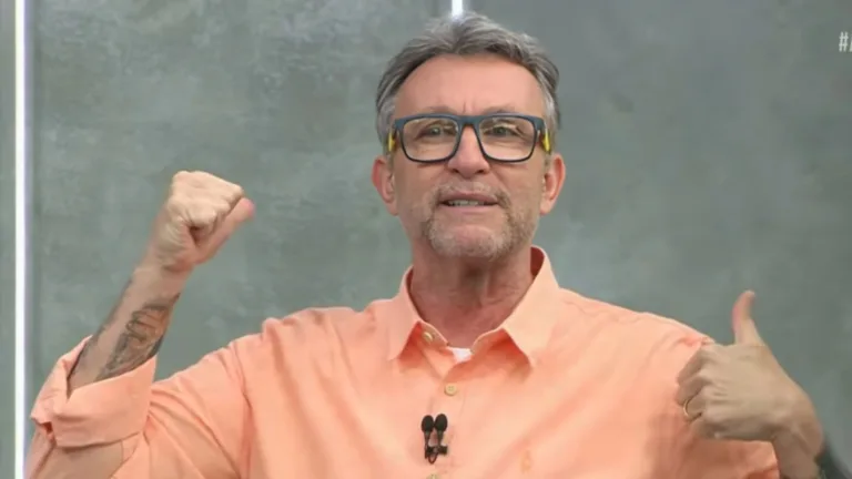 Craque Neto crava meia brasileiro diferenciado: “Impressionante” Craque Neto crava meia brasileiro diferenciado: “Impressionante”