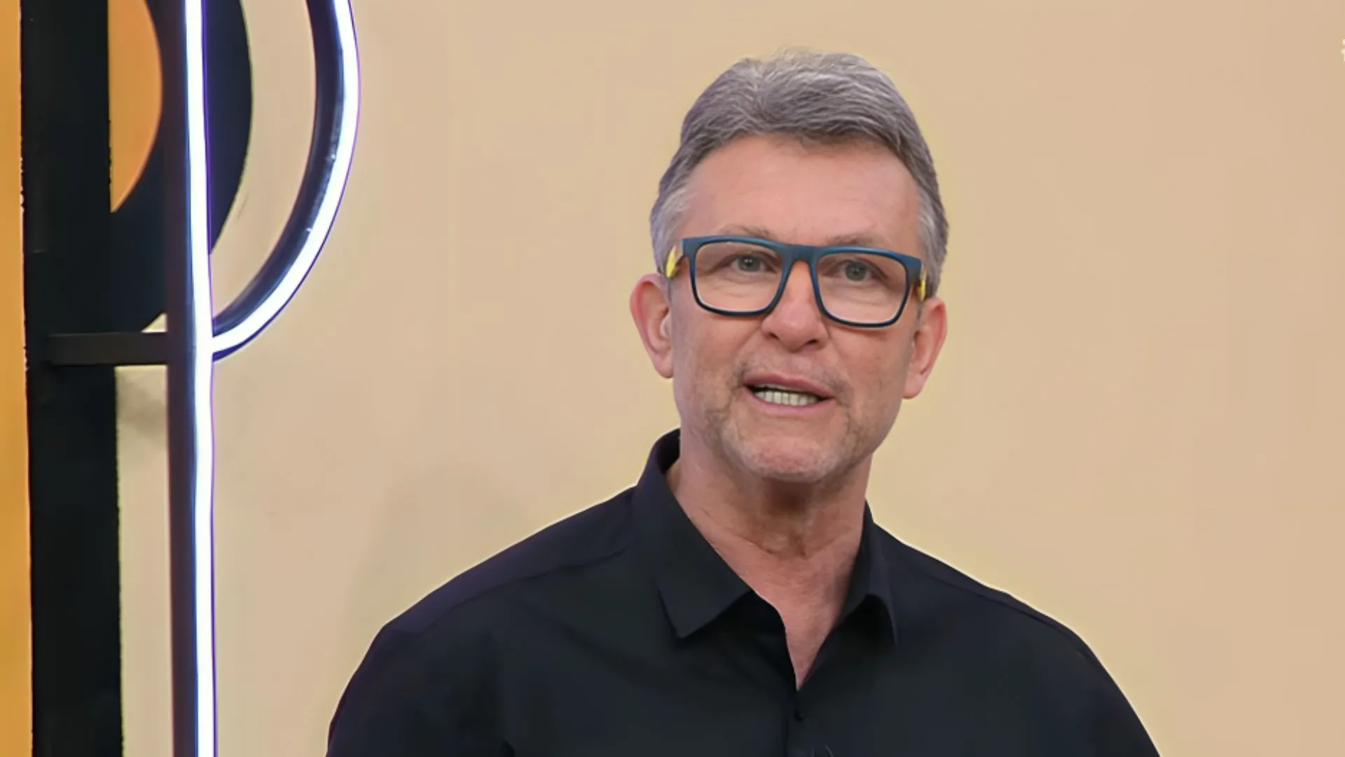 Craque Neto elege reforço badalado que decepciona: “Não joga nada”