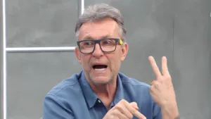 Craque Neto indica time prejudicado pela arbitragem no Brasil: “Que absurdo”