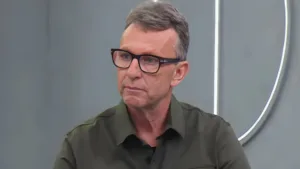 Craque Neto sinaliza possível demissão de técnico: “Balançando”