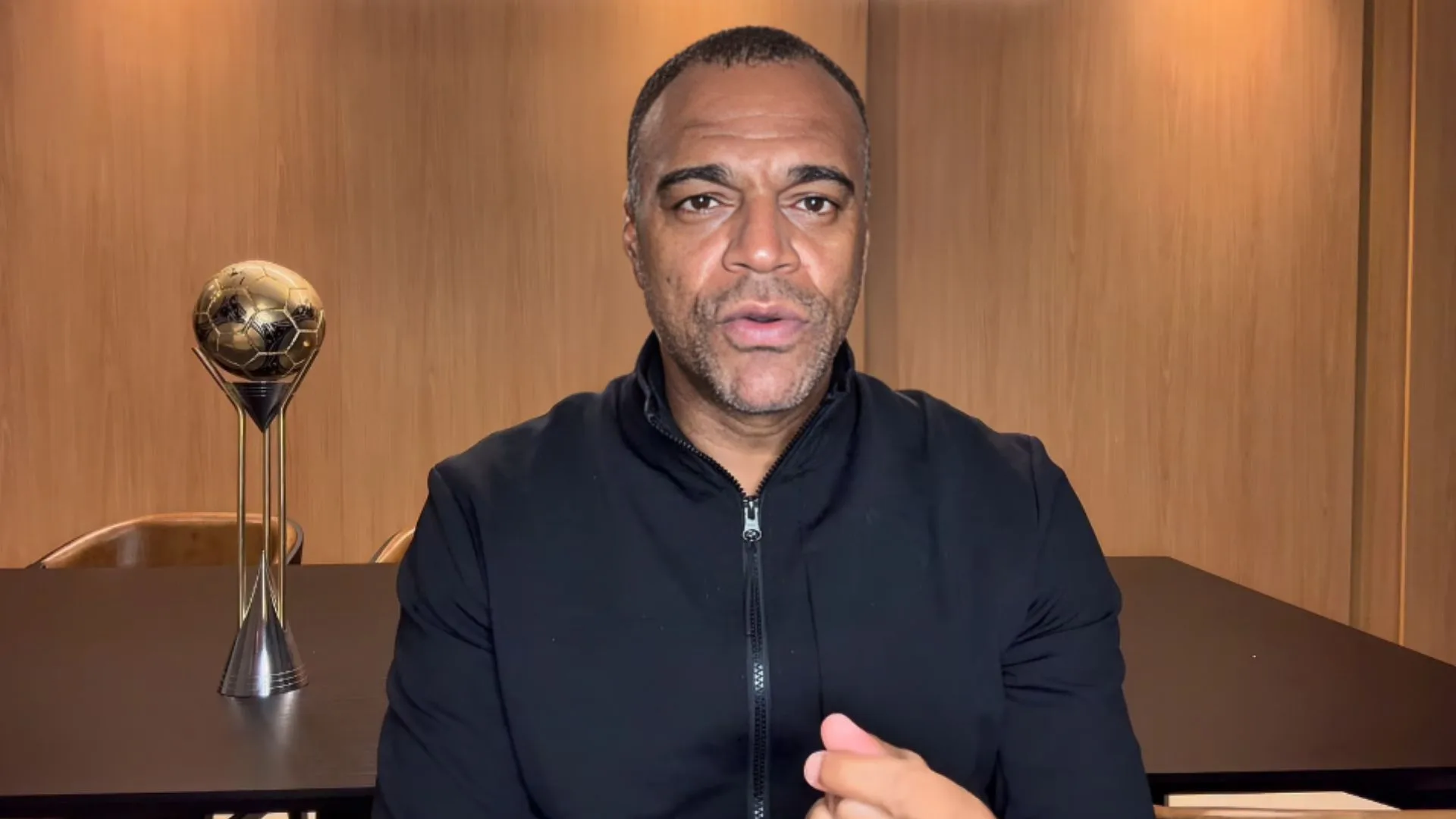 Denílson indica clube que pode sofrer no Brasileirão: “Vai ter dificuldades”