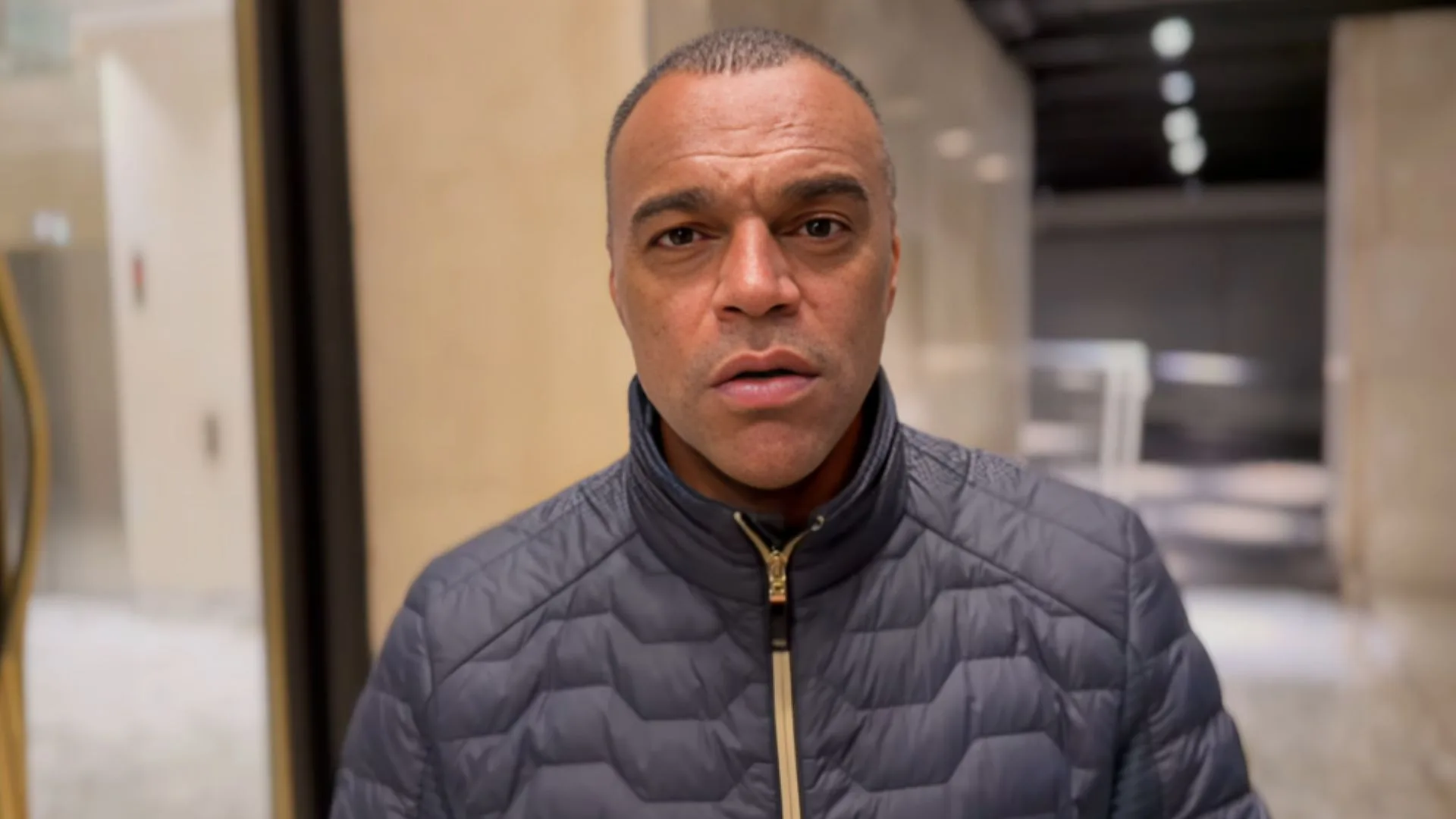 Denílson banca time que corre risco no Brasileirão: “Pode se preocupar”