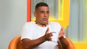 Diego Souza ironiza time ‘ajudado’ pela arbitragem no Brasil hoje