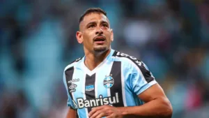 Diego Souza crava time com melhor futebol no Brasil hoje: “Bonito de ver”