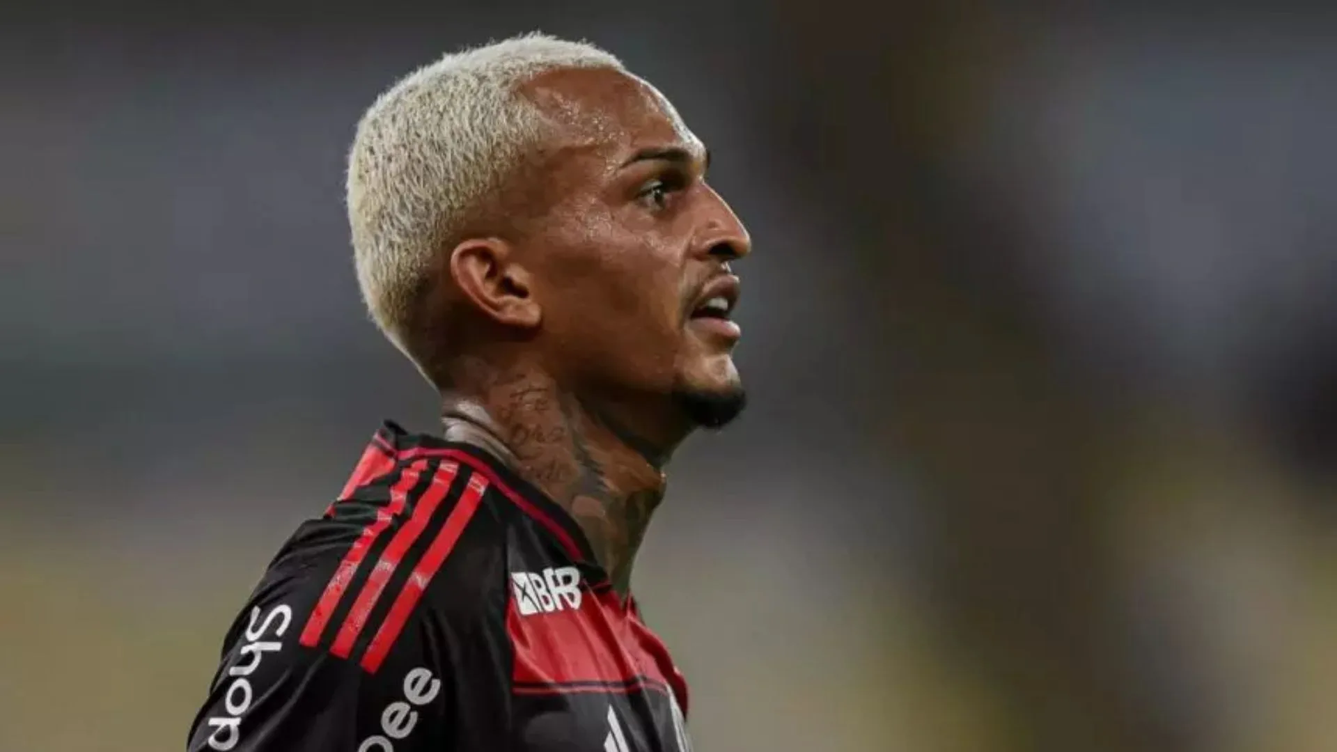 Torcedores do Flamengo perdem paciência após erro de Wesley contra o Chelsea no Mundial: “Nunca vai para Europa”