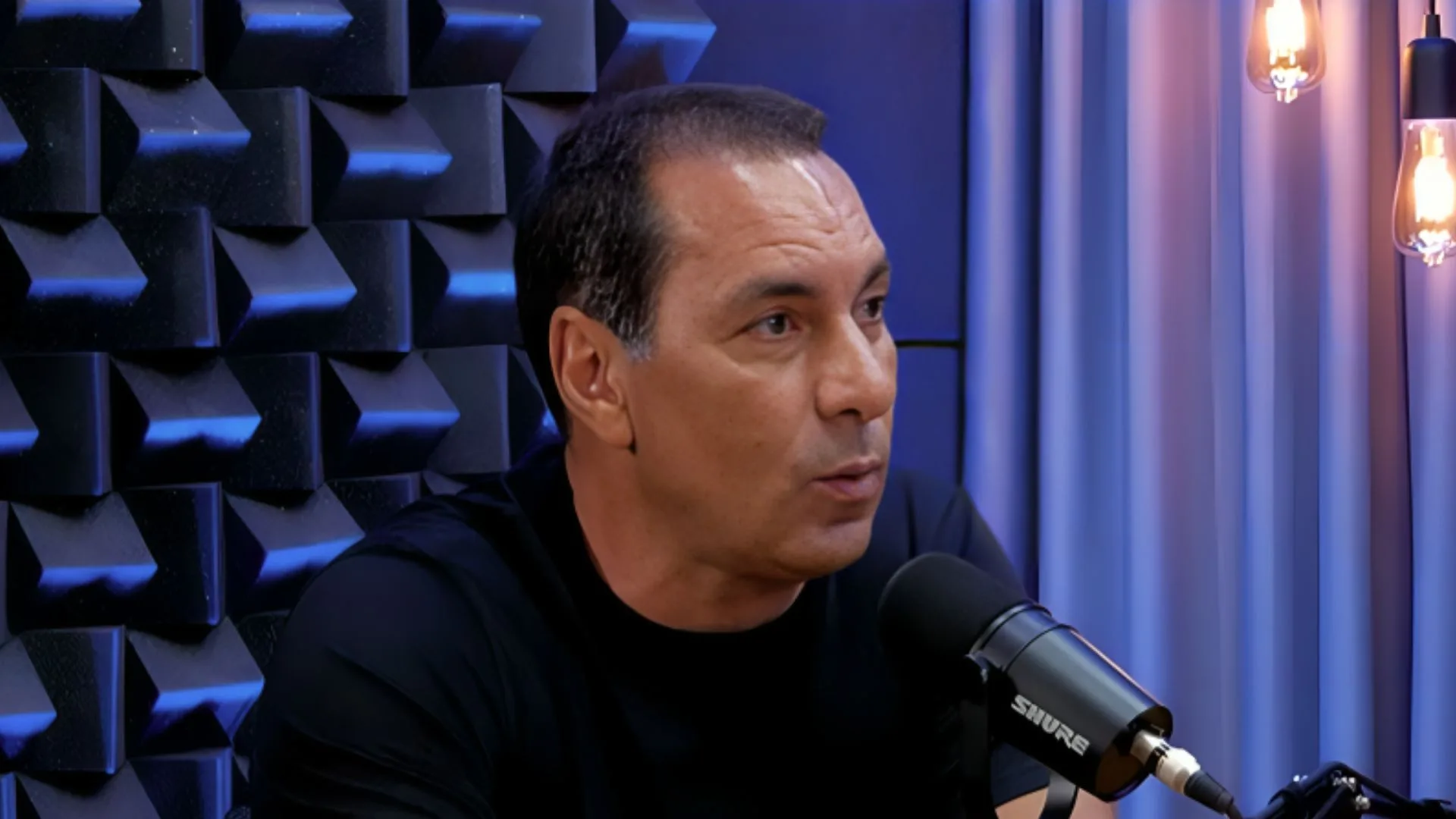 Edmundo crava time que contrata mal no Brasil: “A verdade”