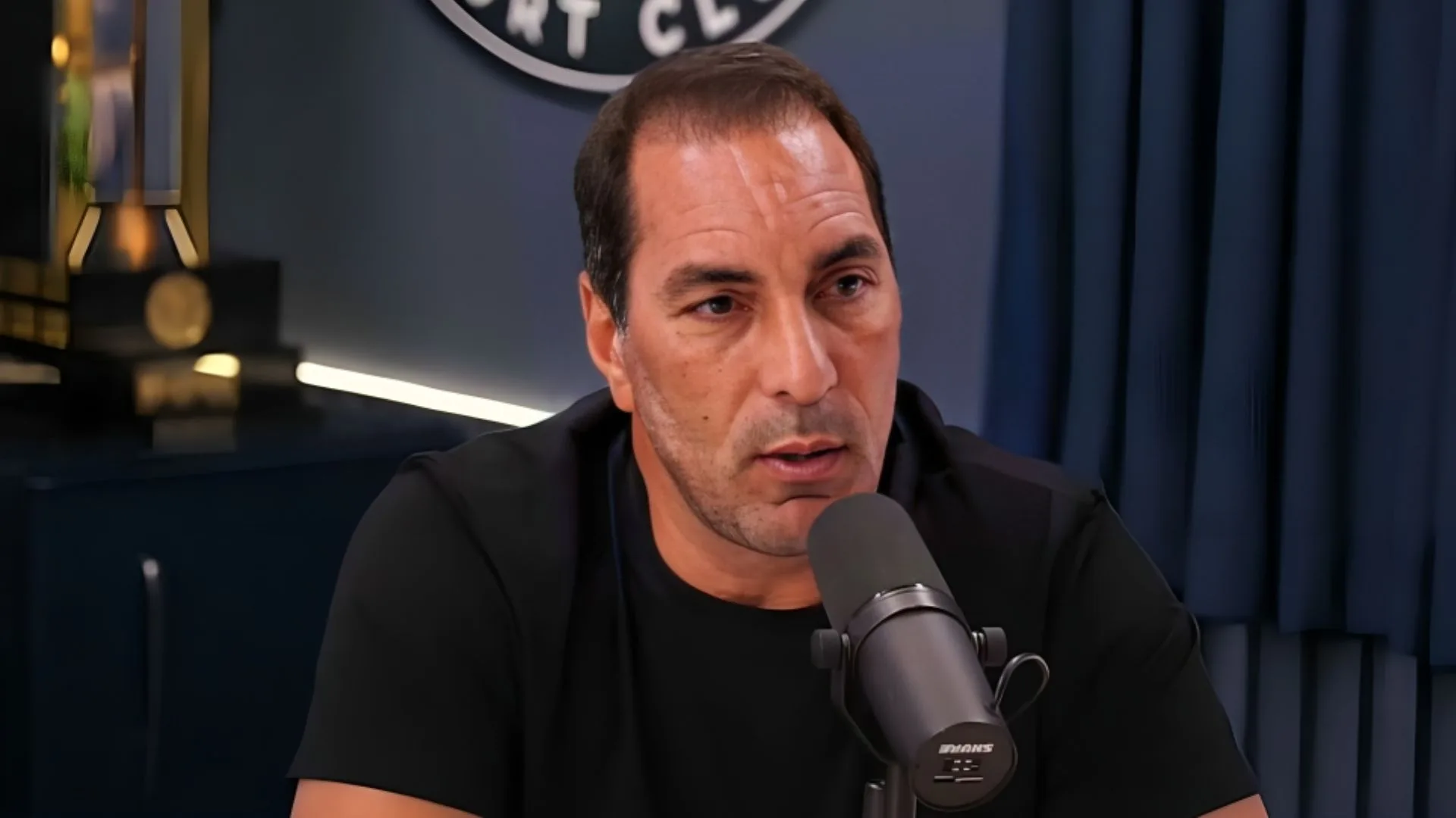 Edmundo elenca 3 times prejudicados pela arbitragem: “Punido” 