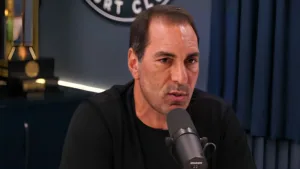 Edmundo indica meia que decepciona no futebol brasileiro: “Dias contados”