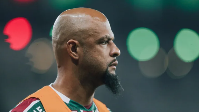 Felipe Melo aponta time prejudicado pela arbitragem: “O VAR chama”