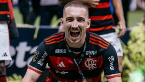 Felipe Melo aponta zagueiro melhor que Léo Ortiz no Brasil: “Eu acho”