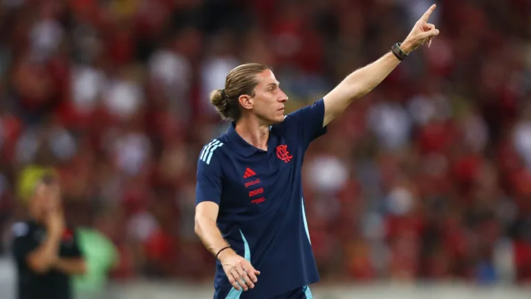 Filipe Luís, do Flamengo, exalta meia do futebol brasileiro: “Absurdo” Filipe Luís, do Flamengo, exalta meia do futebol brasileiro: “Absurdo”