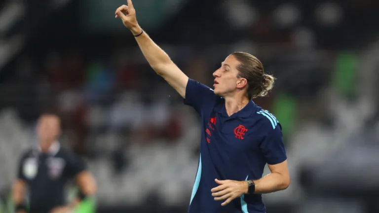 Filipe Luís, do Flamengo, tem reforços contra o Vasco; veja a provável escalação