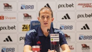 Filipe Luís, treinador do Flamengo, em coletiva (Foto: Adriano/Flamengo)
