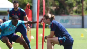 Filipe Luís vê Flamengo com intensidade que espera, mas lesões preocupam