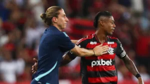 Bruno Henrique muda discurso sobre jogar de centroavante: ‘Estou aqui para servir o Flamengo’