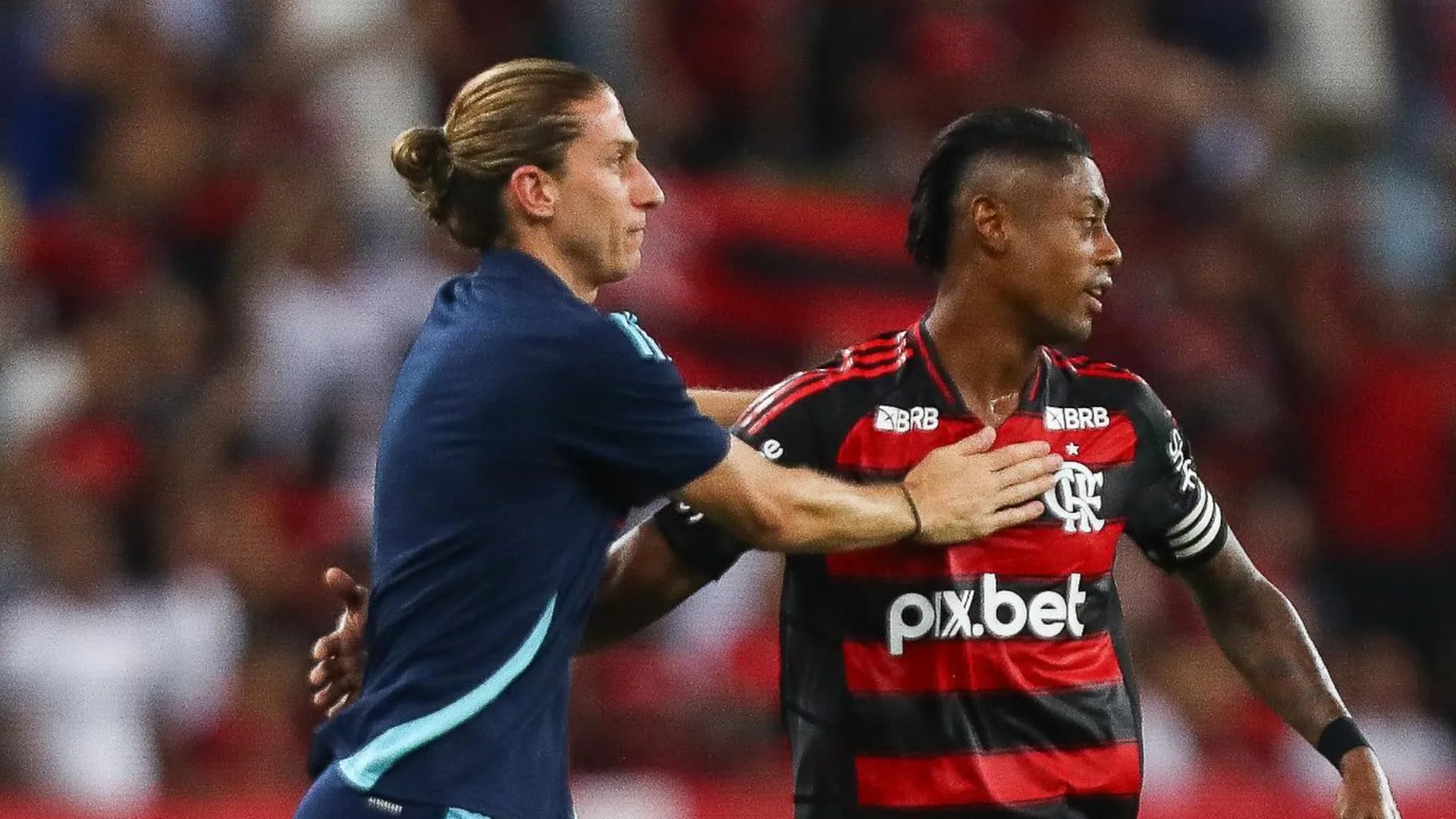 Bruno Henrique muda discurso sobre jogar de centroavante: ‘Estou aqui para servir o Flamengo’