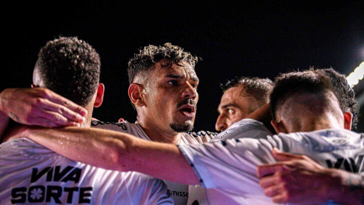 Santos quer manter histórico positivo contra o Vasco / foto: Sipa US / Alamy Stock Photo
