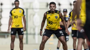 Gabriel Menino projeta Atlético-MG no Brasileirão e dá dica por título: “Não perder ponto besta”