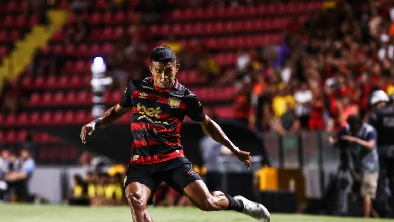 Lateral do Sport valoriza confronto contra Santa Cruz na semifinal do Pernambucano: “Todo mundo quer jogar”
