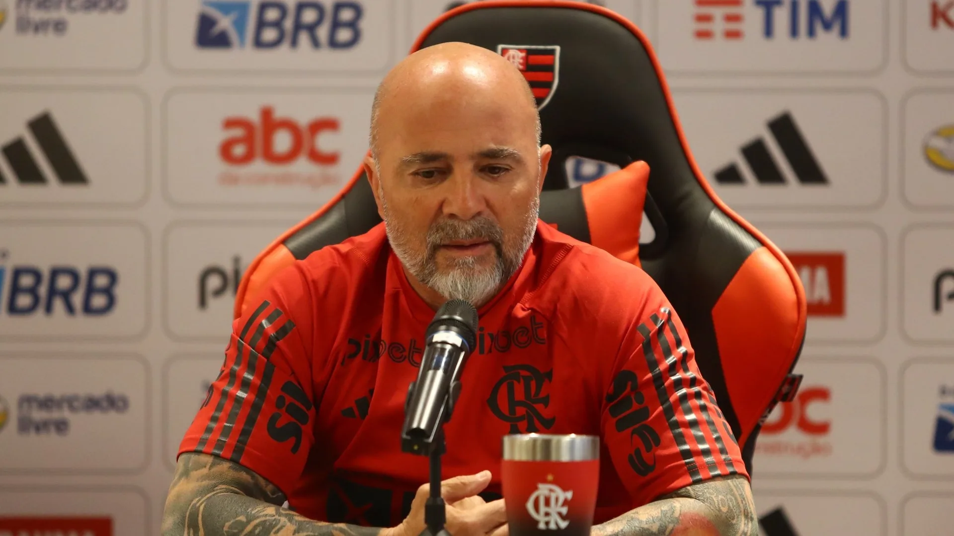 Sampaoli, ex-Flamengo, coloca Pelé e Messi em top-5 da história do futebol
