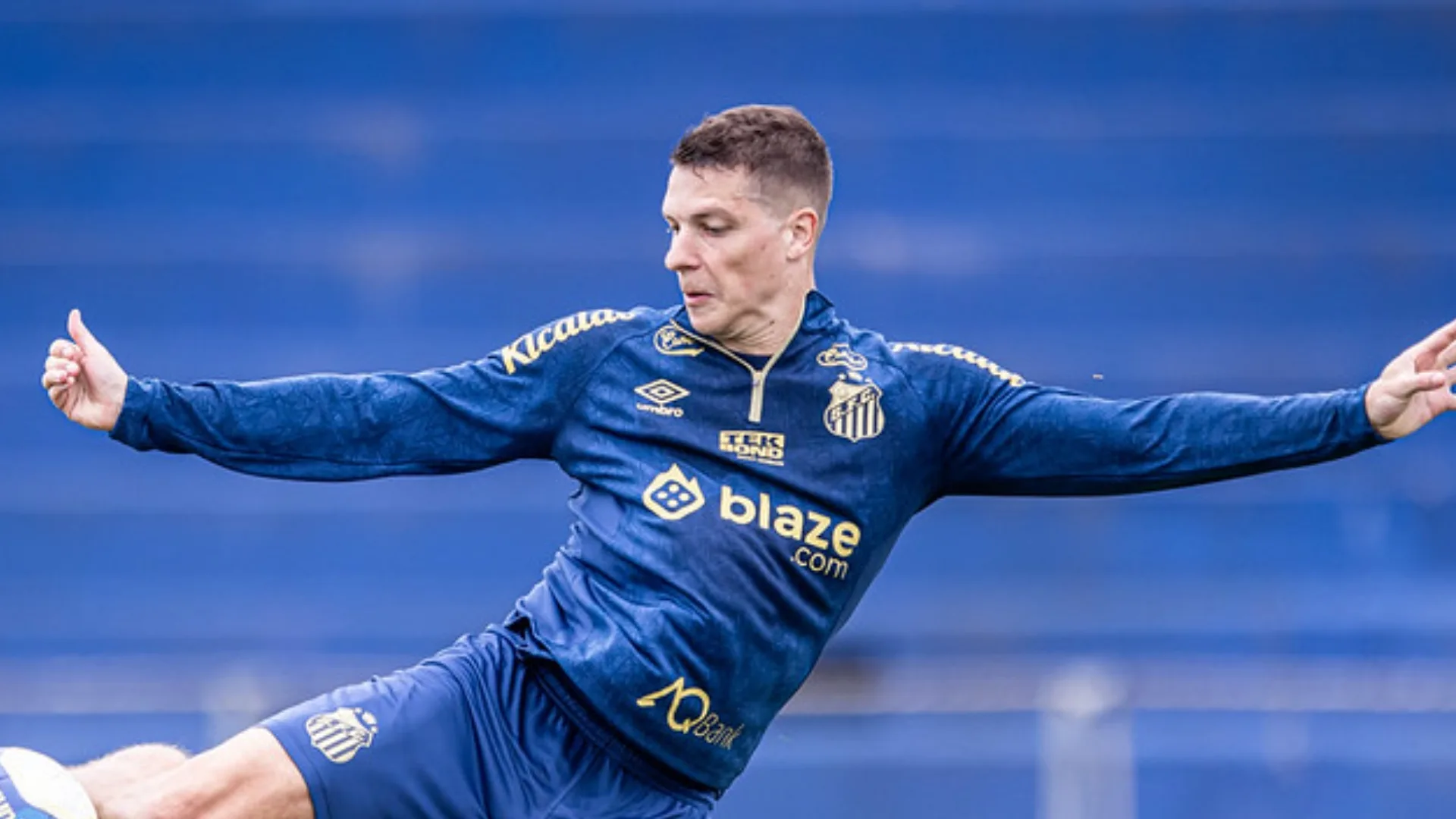 Santos tem dificuldade para rescindir contrato milionário do atacante Julio Furch