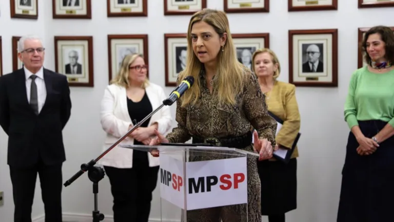 Leila Pereira vê ‘provocação’ do presidente da Conmebol ao Palmeiras: “Não é possível”