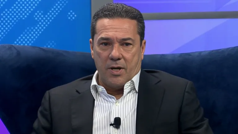 Luxemburgo descarta Cafu e elege maior lateral-direito de todos os tempos