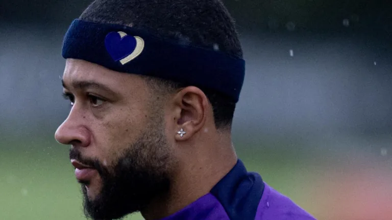 Ramón Díaz exalta Depay e diz que o jogador é um dos protagonistas do Corinthians na temporada