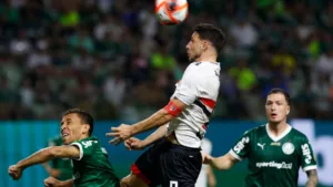 Michel Bastos antecipa resultado para Palmeiras x SPFC: “Sou coerente”