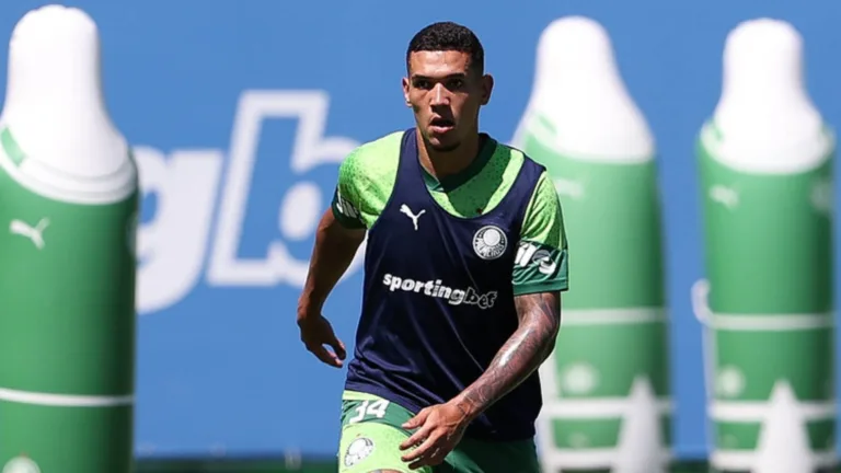Palmeiras e Red Bull Bragantino conversam por contratação de Naves; saiba detalhes
