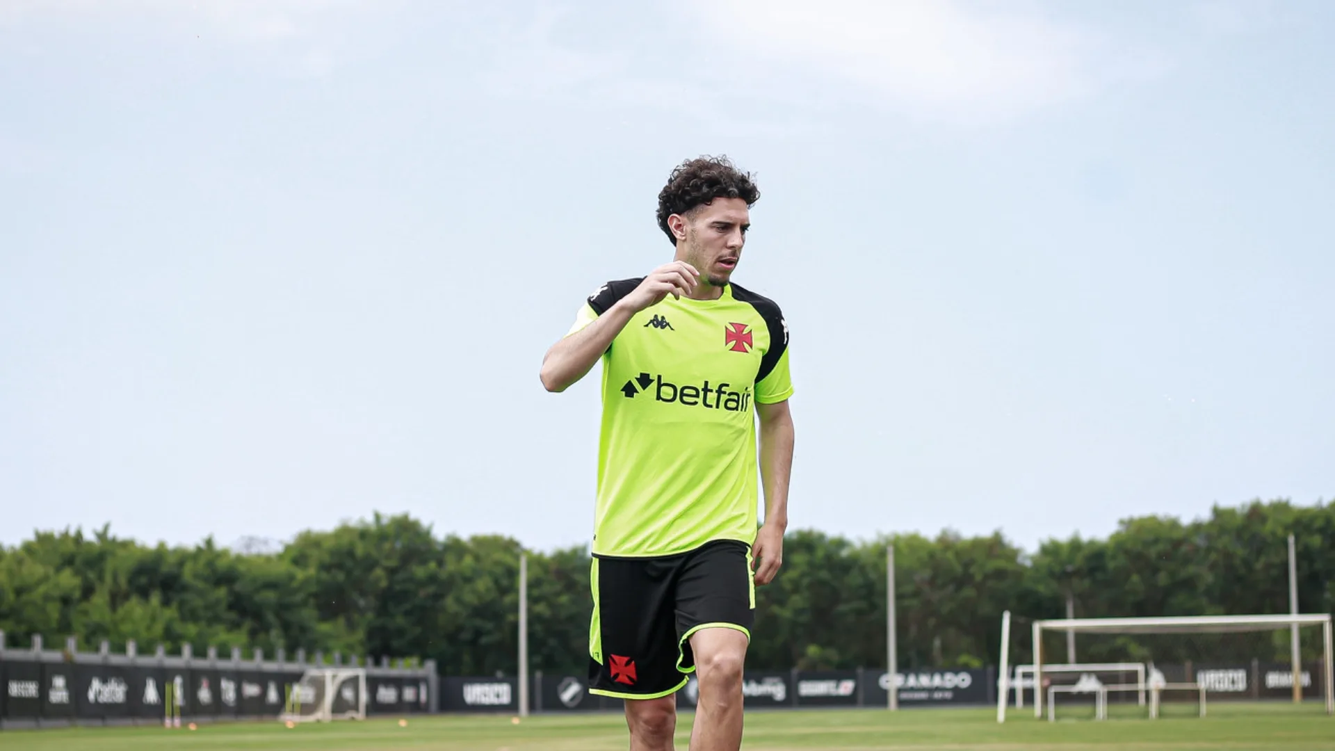 Reforço do Vasco, Nuno Moreira revela sonho de jogar em São Januário: “Muito ansioso” 