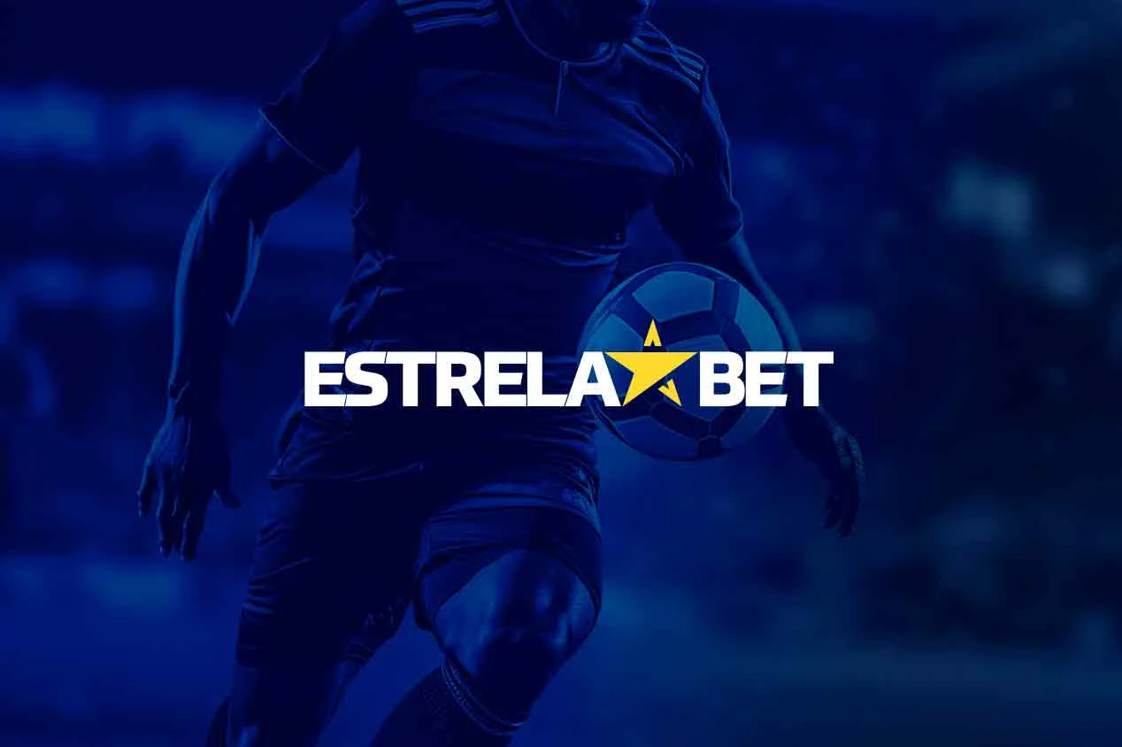 Imagem ilustrativa com um jogador de futebol ao fundo. Em primeiro plano aparece a marca da EstrelaBet