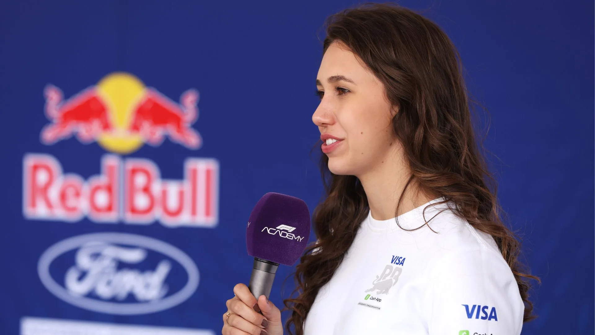 Rafaela Ferreira conquista primeiros pontos na abertura da “Fórmula 1 feminina”